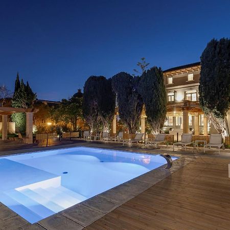 Hotel Boutique Mirlo Barcelona Exterior foto The hotel's swimming pool